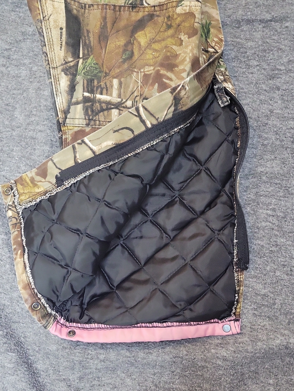 Berne Insulated Camo Bibs Ladies Size 6-8 ~ Short Inseam 26"~ Side Zip Legs - Picture 14 of 15